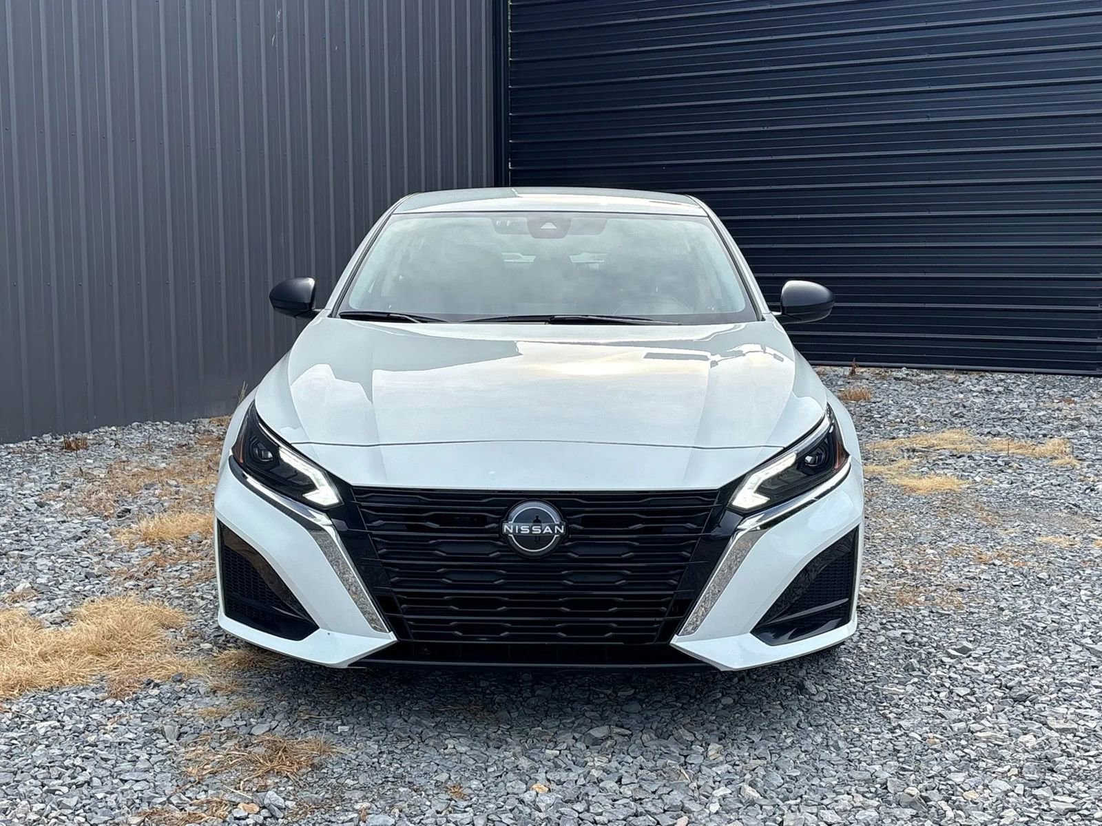 Used 2025 Nissan Altima 2.5 SV FWD image 2