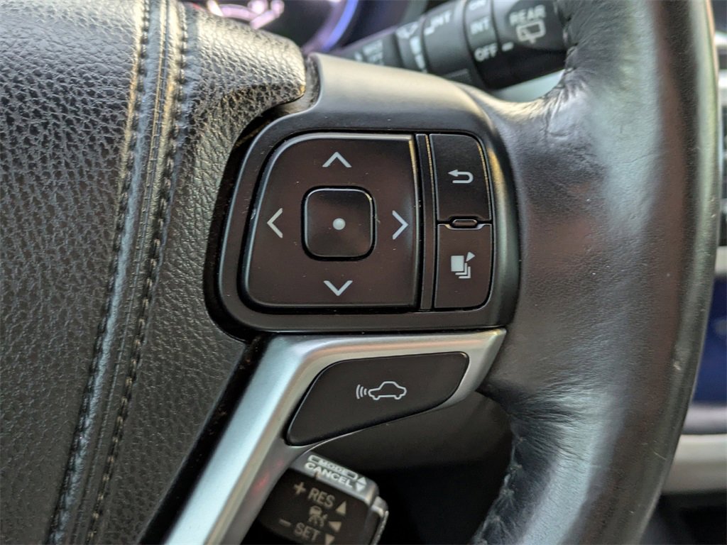 Used 2015 Toyota Highlander Limited Platinum image 30