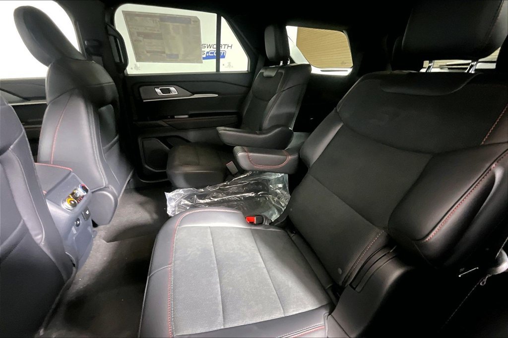New 2026 Ford Explorer ST RWD image 10