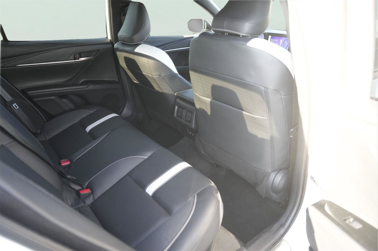 Used 2025 Toyota Camry SE w/ Convenience Package FWD image 14