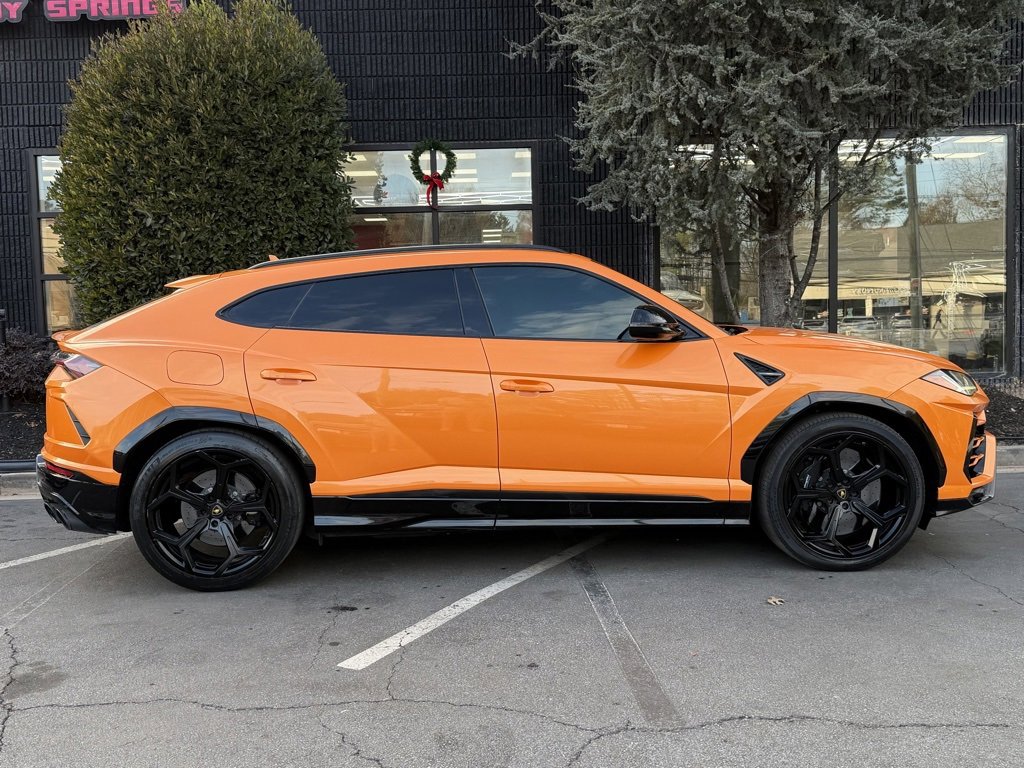 Used 2021 Lamborghini Urus image 21