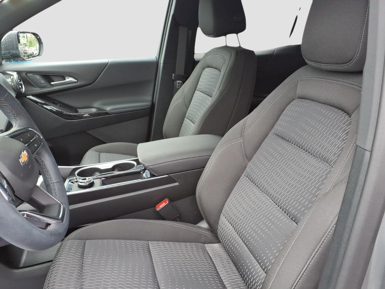 Used 2026 Chevrolet Equinox LT AWD/4WD image 11