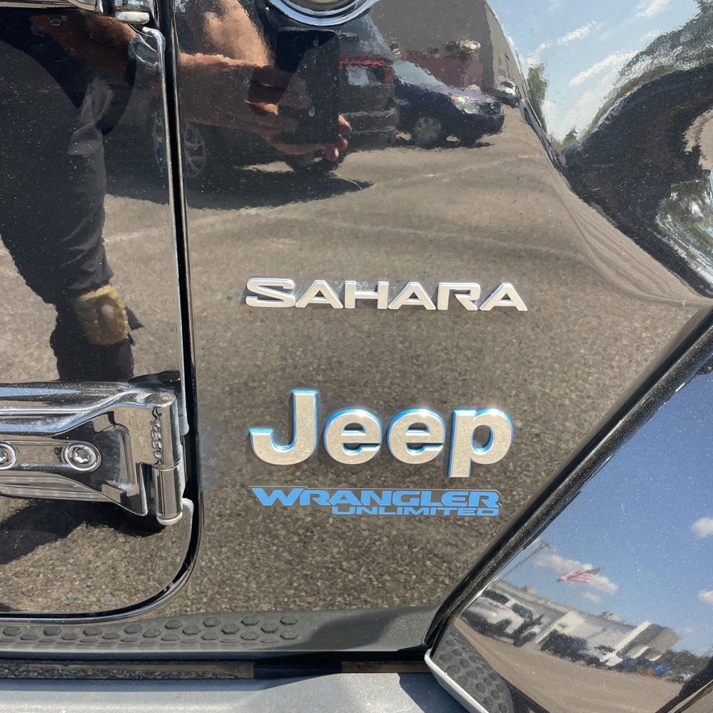 Used 2021 Jeep Wrangler Unlimited Sahara w/ Cold Weather Group image 5