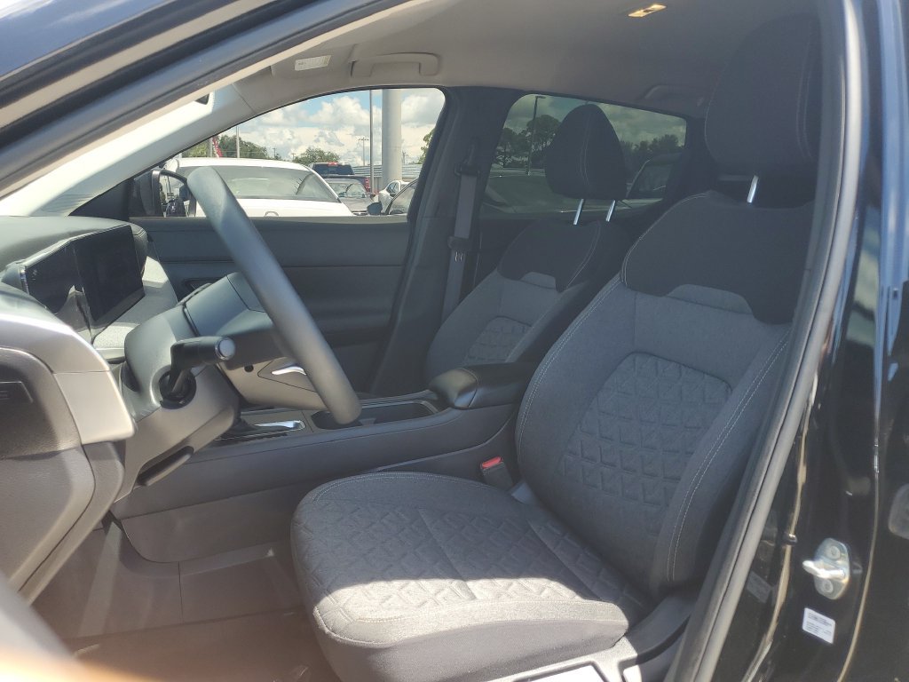 Certified 2025 Nissan Kicks SV FWD image 23