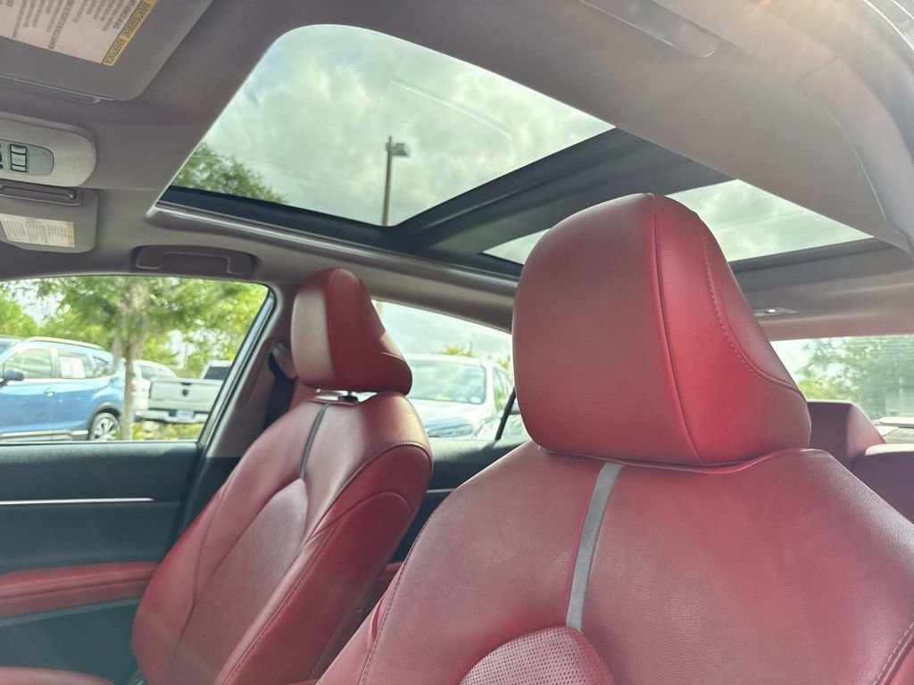 Used 2020 Toyota Camry XSE image 29