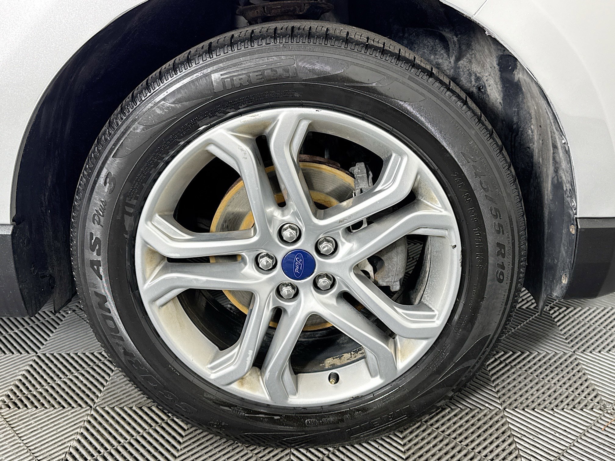 Used 2018 Ford Edge Titanium FWD image 31