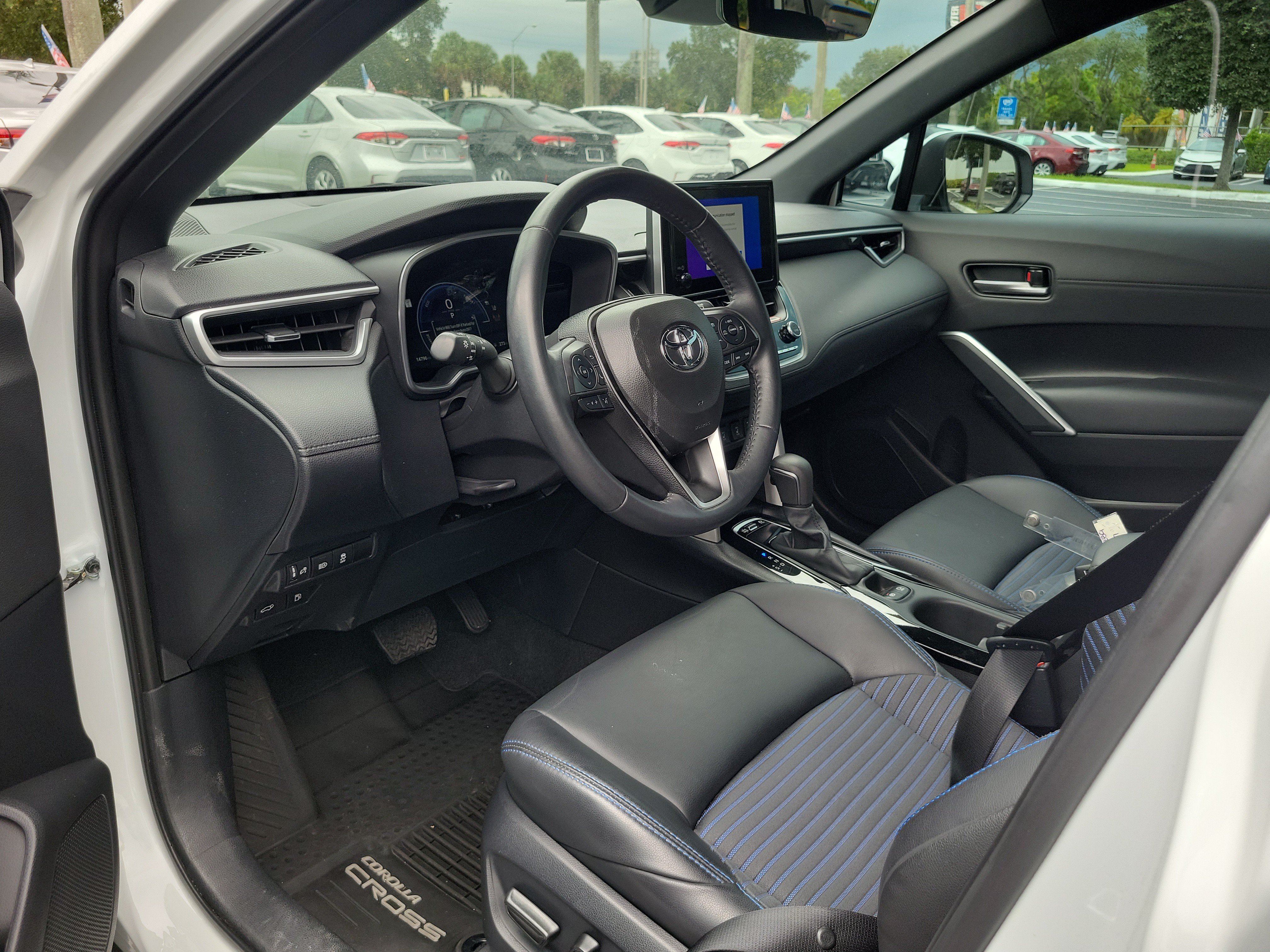 Used 2024 Toyota Corolla Cross AWD Hybrid w/ Convenience Package image 19