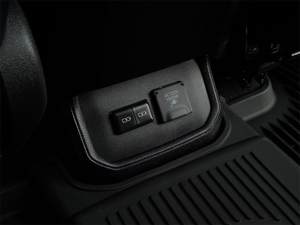 Used 2023 Toyota Highlander Platinum image 41