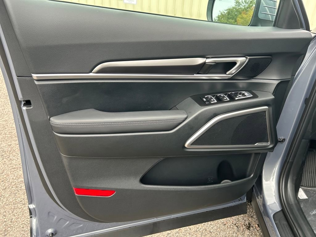 New 2025 Kia Telluride S image 28