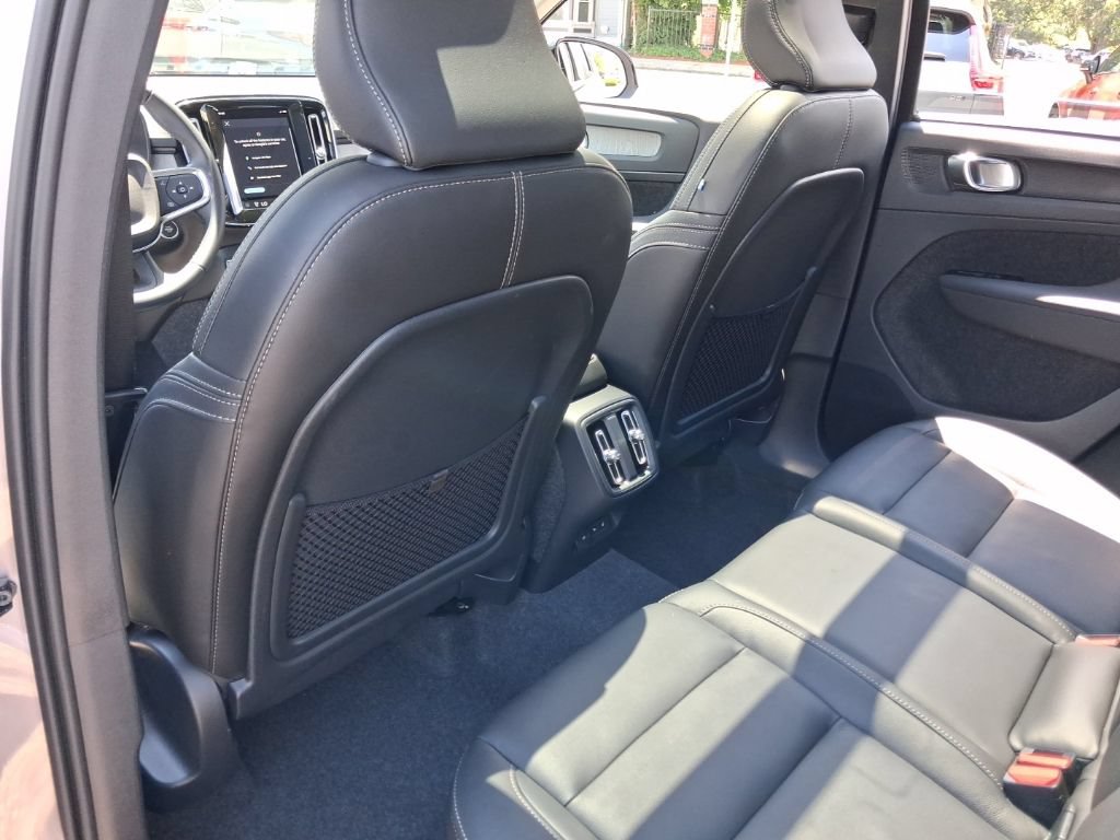 Certified 2026 Volvo XC40 B5 Plus AWD/4WD image 14