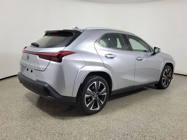 Used 2025 Lexus UX 300h FWD w/ Accessory Package (Z2) image 5