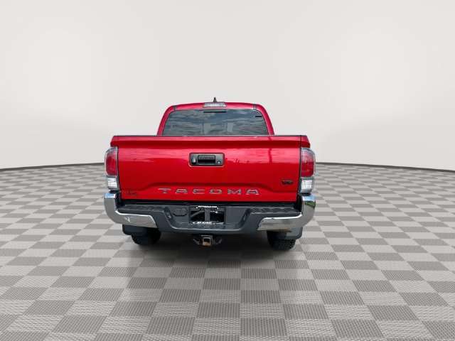 Used 2022 Toyota Tacoma TRD Off-Road AWD/4WD image 11