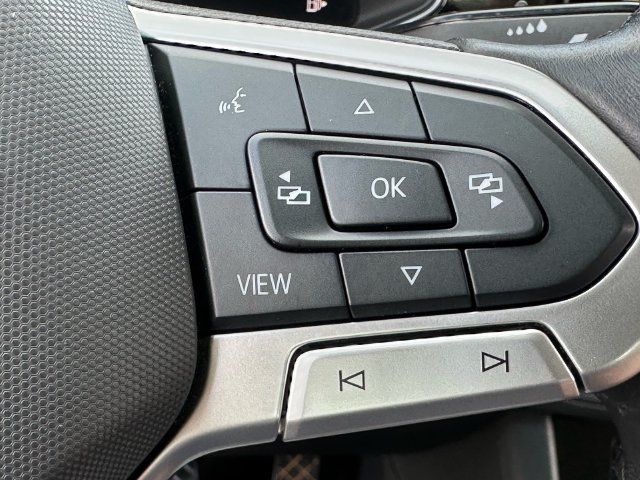 Used 2025 Volkswagen Jetta SE FWD image 15