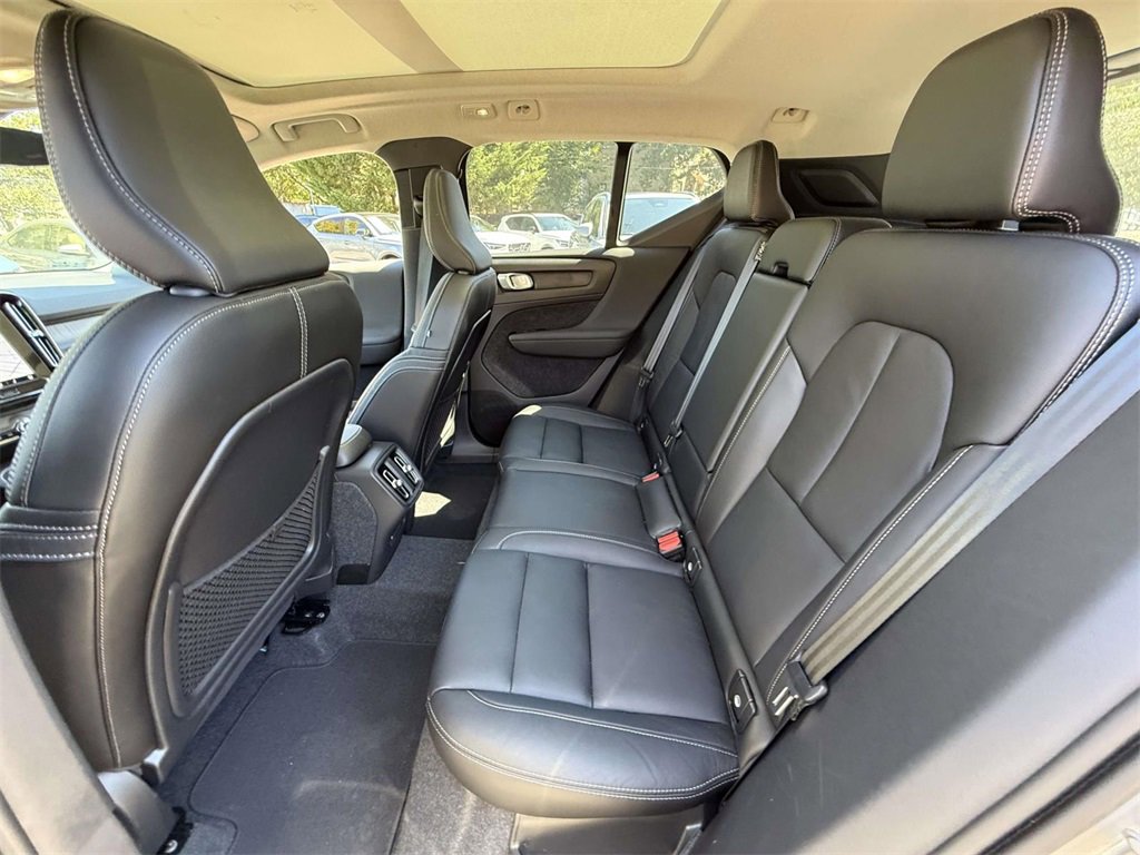 Used 2024 Volvo XC40 B5 Plus w/ Climate Package image 13