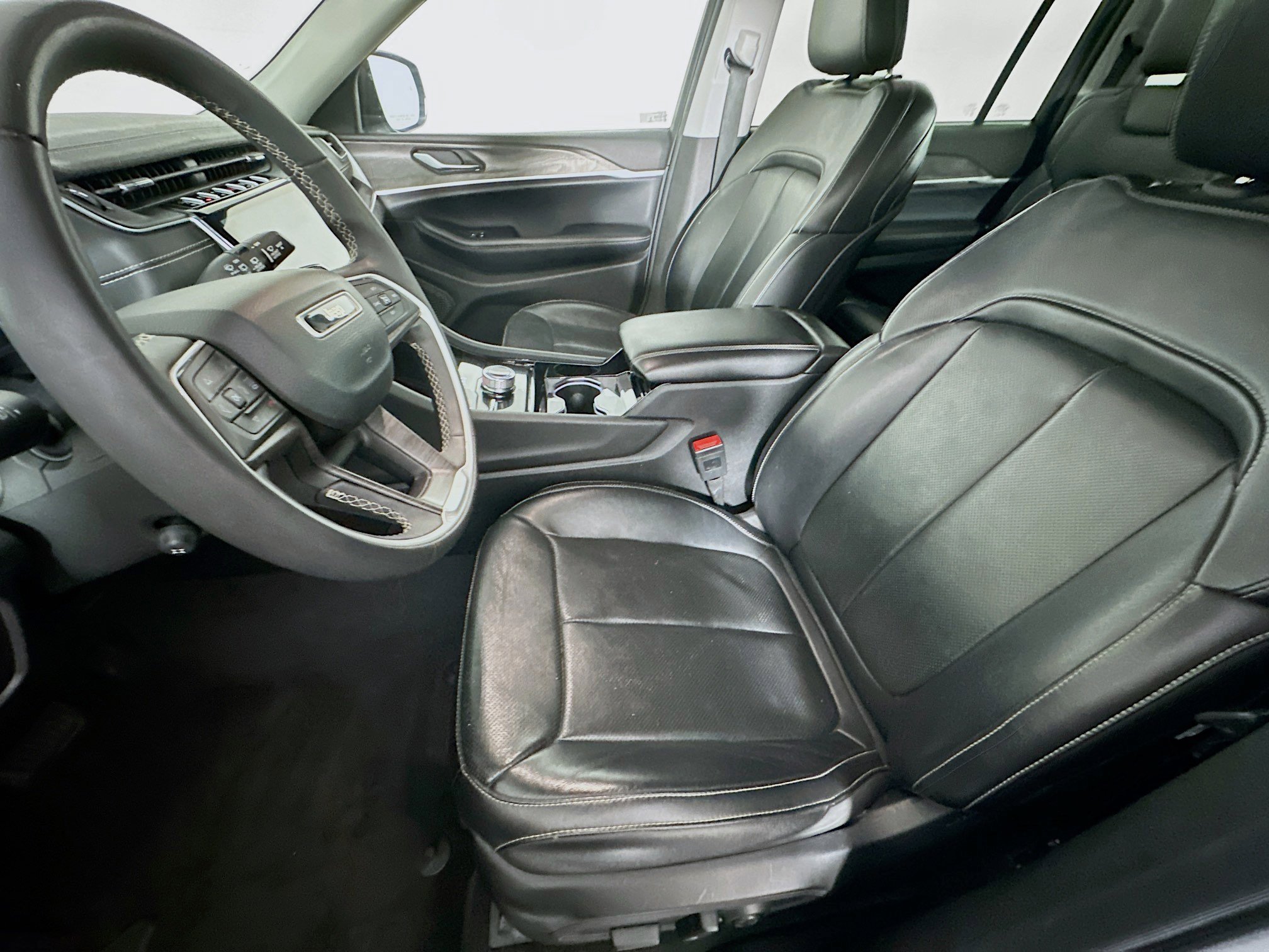 Used 2023 Jeep Grand Cherokee L Limited w/ Luxury Tech Group II image 13