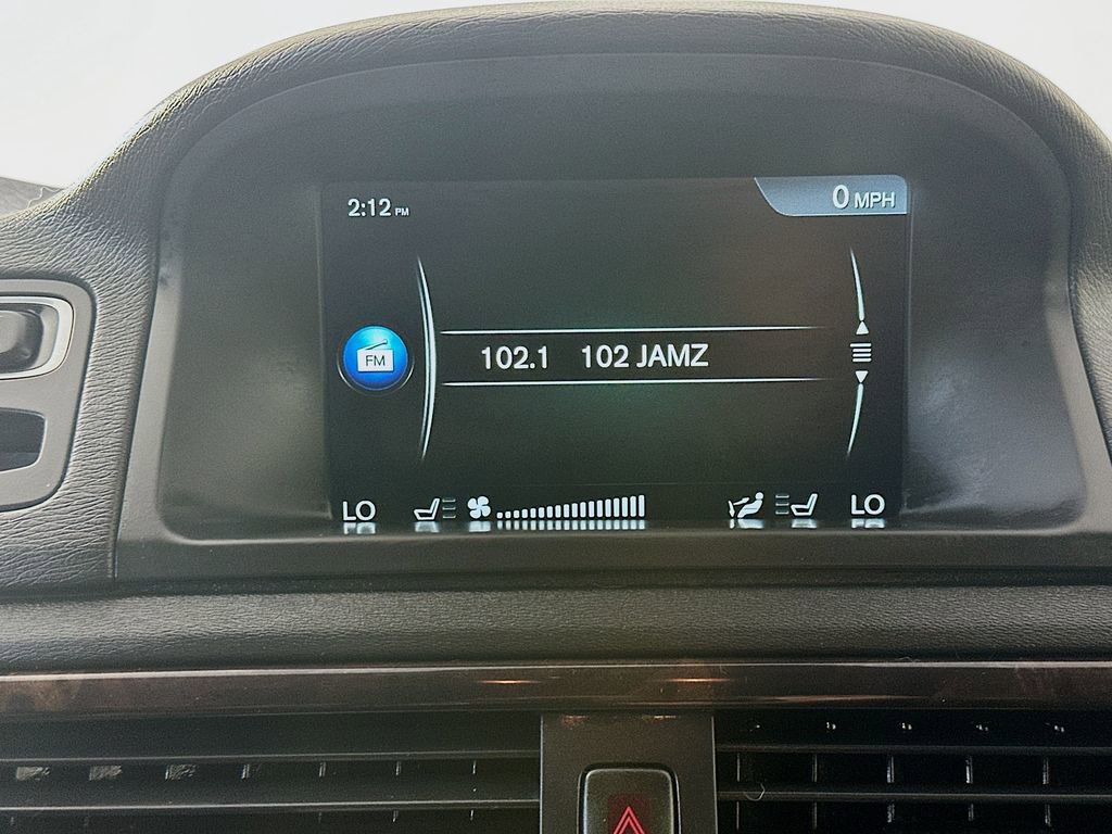 Used 2016 Volvo XC70 T5 Premier image 17