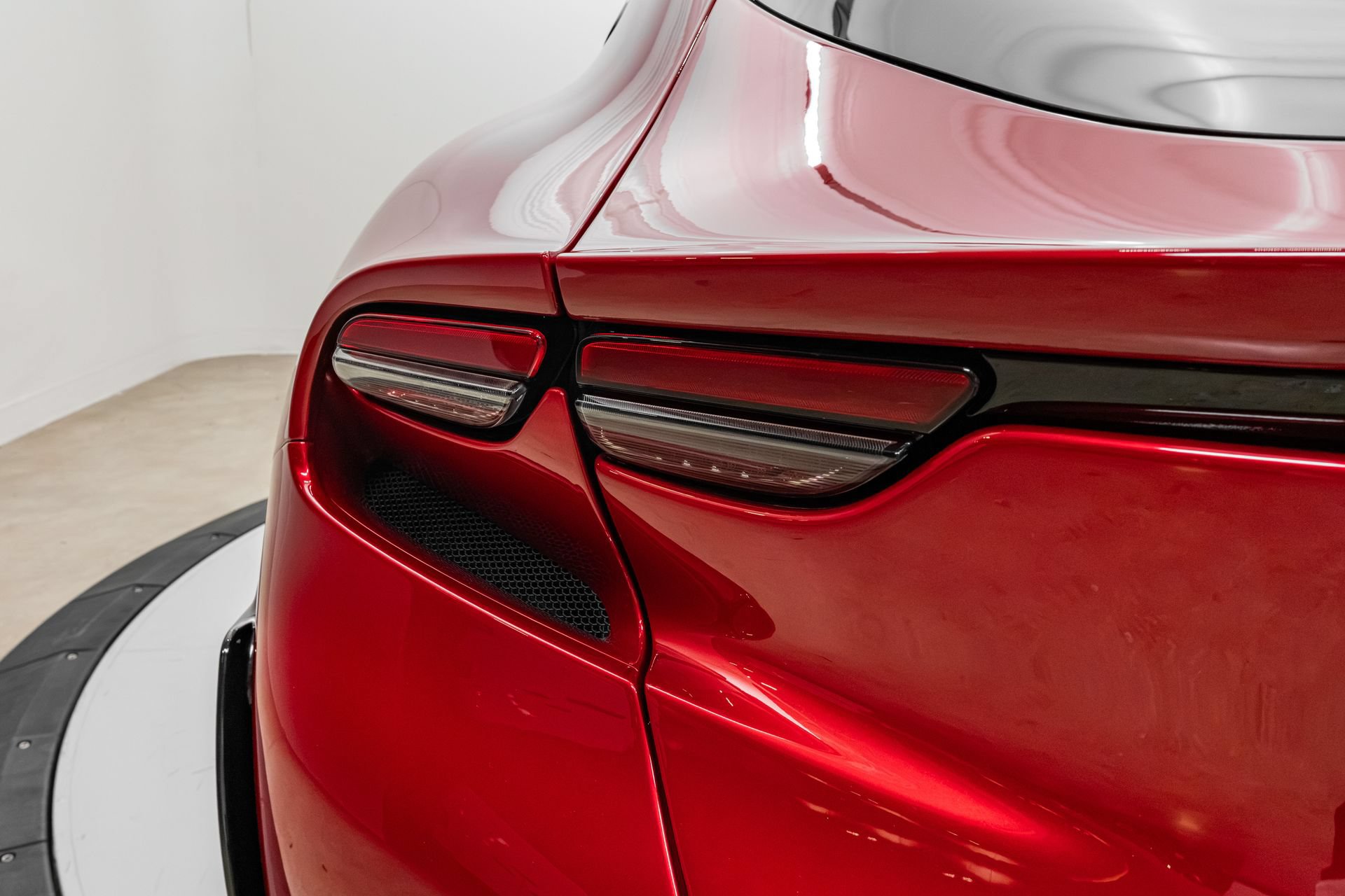 Certified 2026 Ferrari Purosangue AWD/4WD image 51