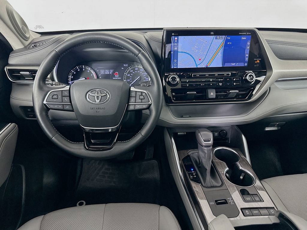 Used 2020 Toyota Highlander Limited image 23