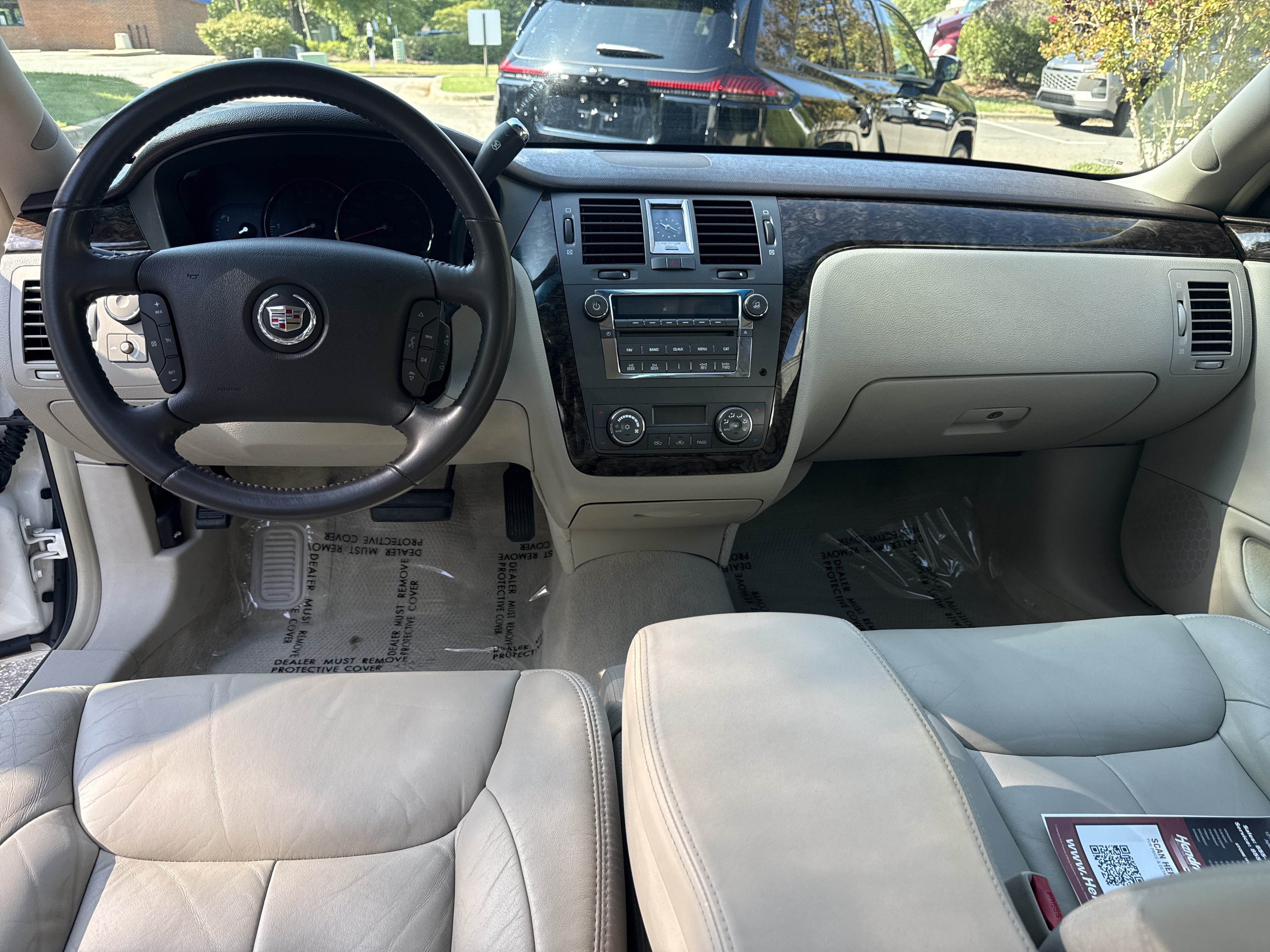 Used 2009 Cadillac DTS w/ Trunk Convenience Package FWD image 30