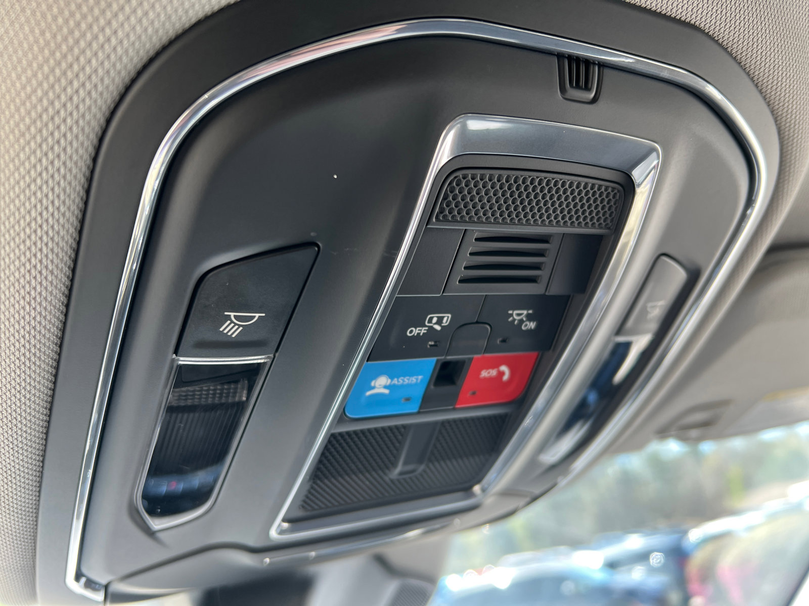 Used 2023 Jeep Grand Cherokee Laredo image 25