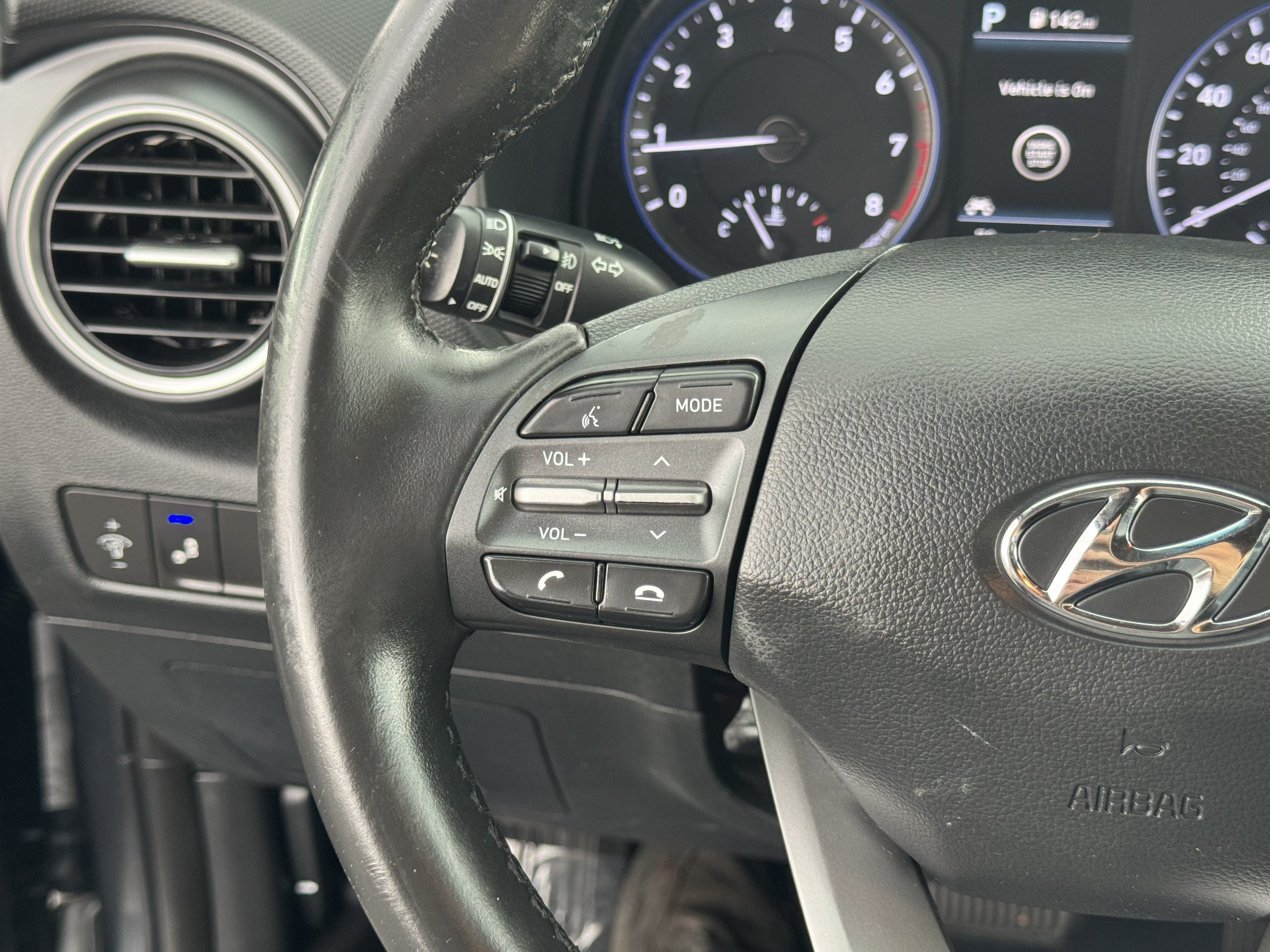 Used 2020 Hyundai Kona Limited AWD/4WD image 22