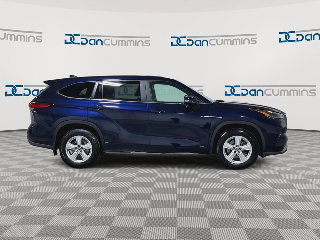 Used 2023 Toyota Highlander LE image 9