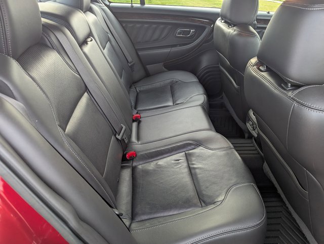 Used 2018 Ford Taurus Limited image 6