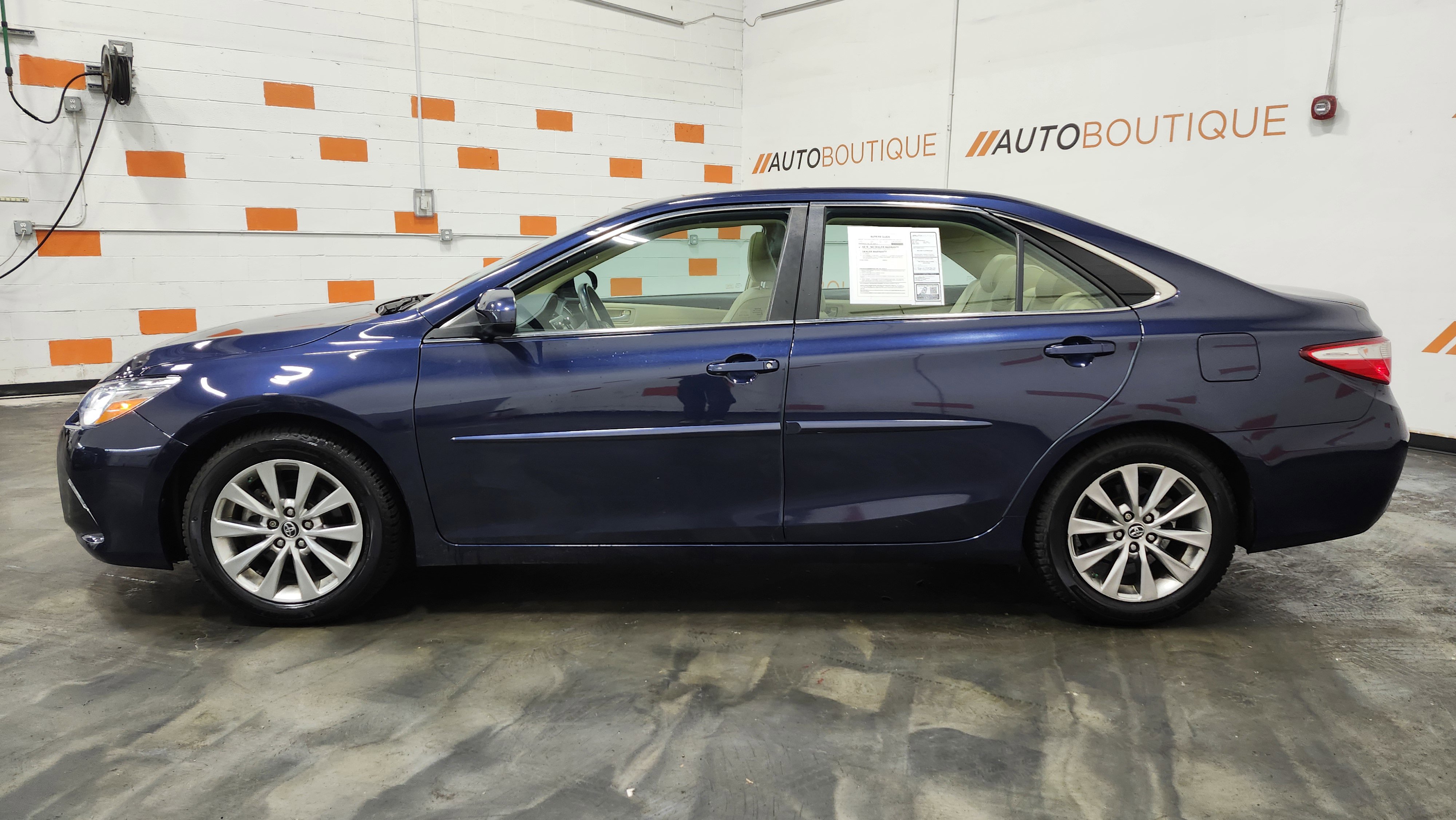 Used 2015 Toyota Camry XLE image 14