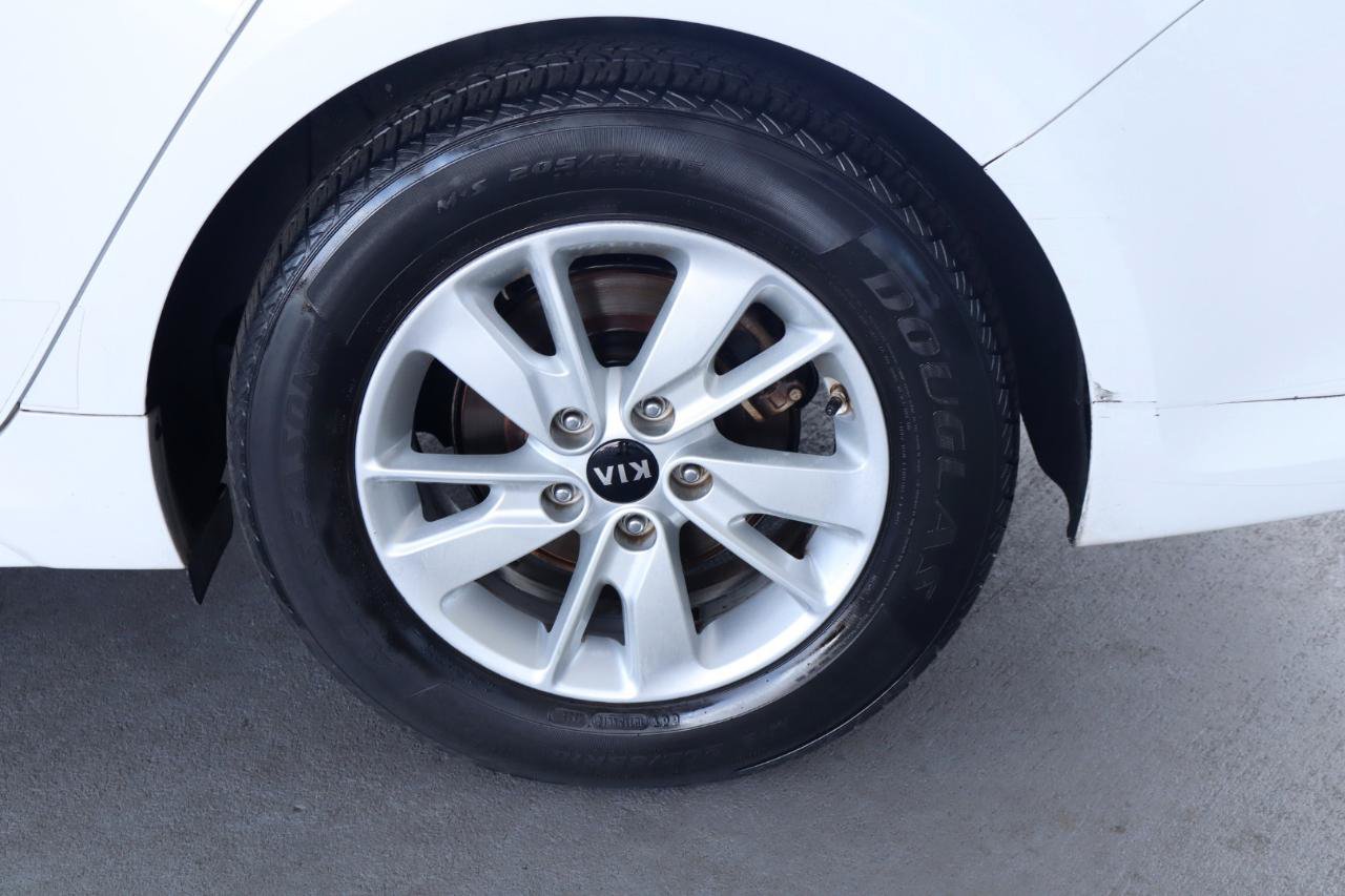 Used 2018 Kia Optima LX FWD image 10