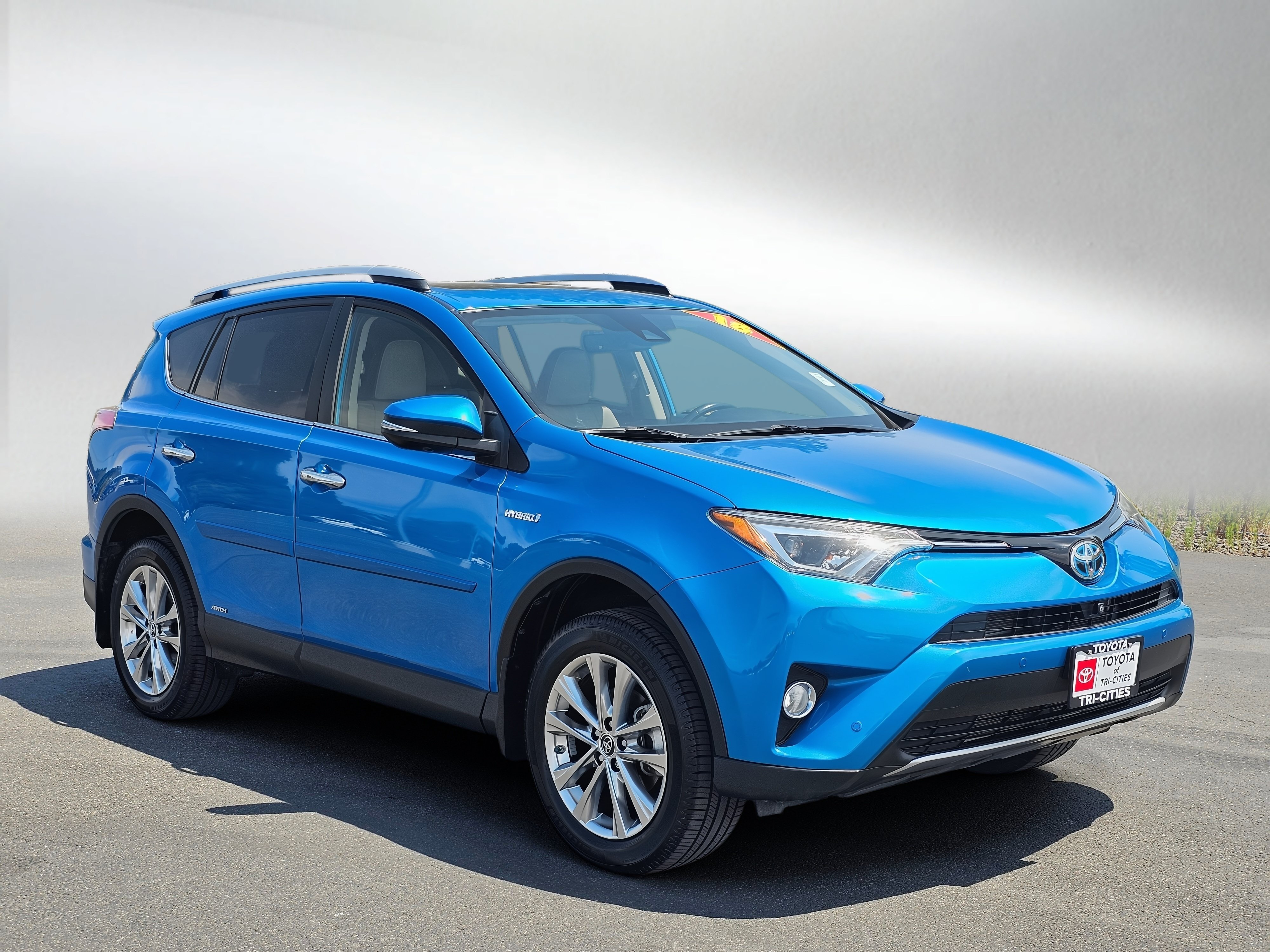 Used 2018 Toyota RAV4 Limited w/ Advanced Technology Package AWD/4WD image 7