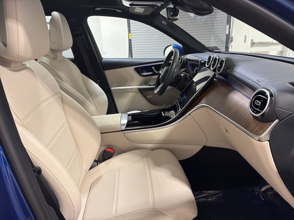 Used 2024 Mercedes-Benz GLC 300 4MATIC image 25