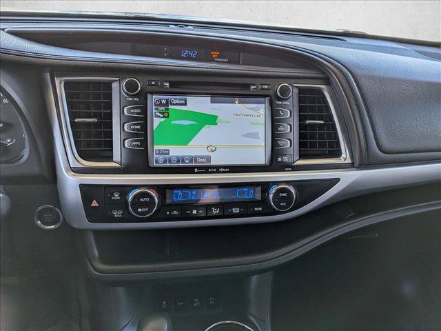 Certified 2016 Toyota Highlander XLE AWD/4WD image 12