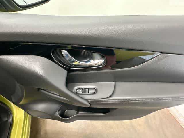 Used 2020 Nissan Rogue Sport SV w/ All-Weather Package AWD/4WD image 22