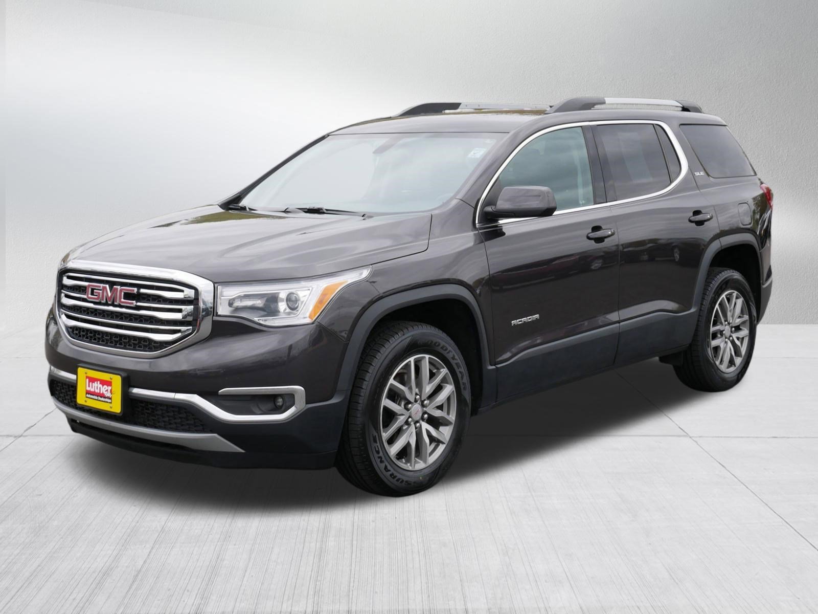 Used 2017 GMC Acadia SLE w/ Driver Alert Package I AWD/4WD image 3