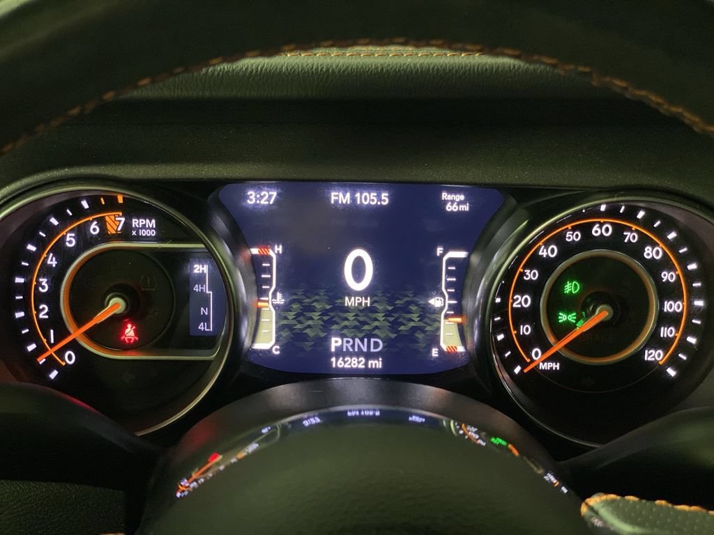 Used 2023 Jeep Gladiator Mojave w/ Cold Weather Group AWD/4WD image 17