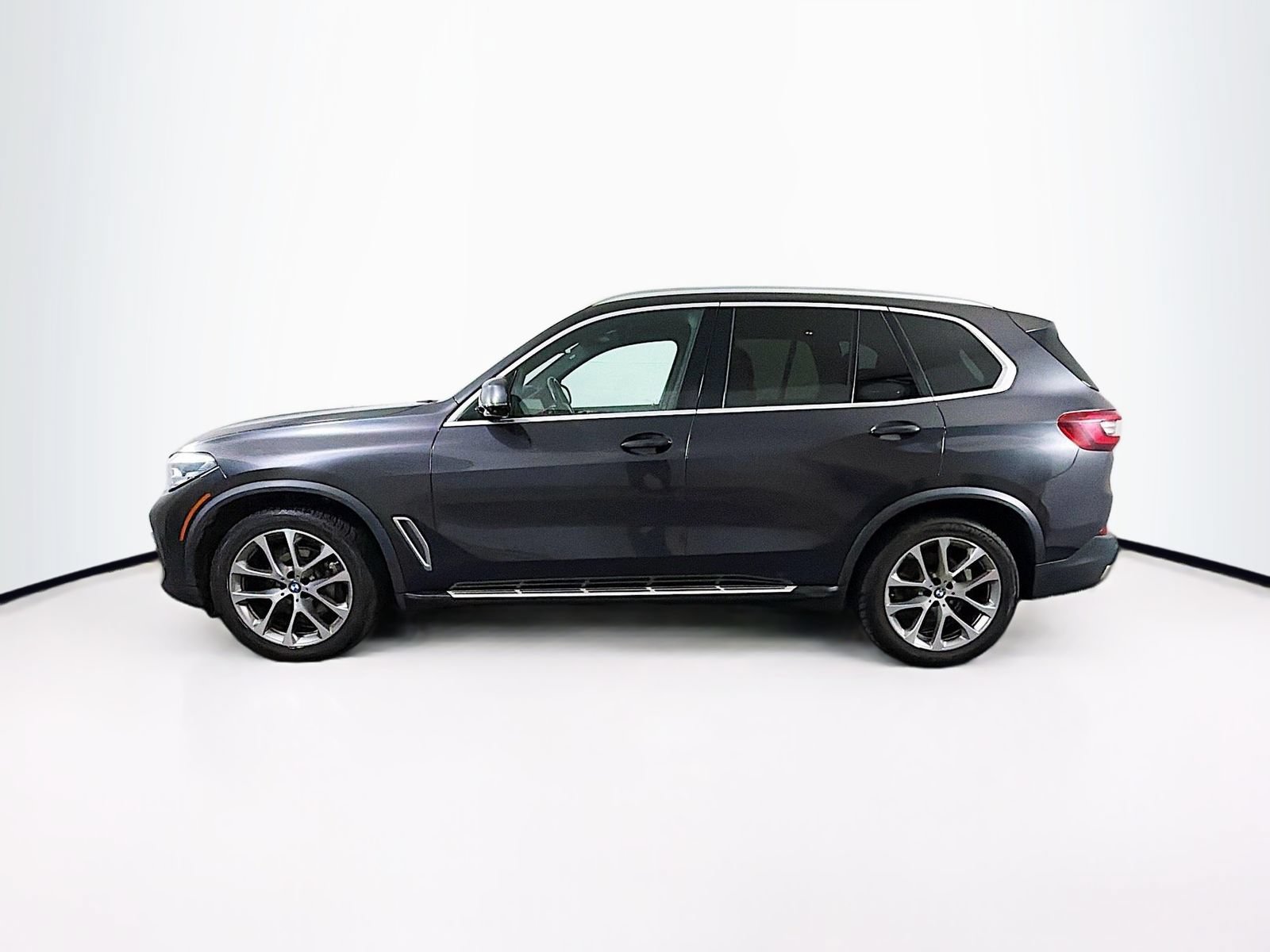 Used 2023 BMW X5 xDrive40i AWD/4WD image 4