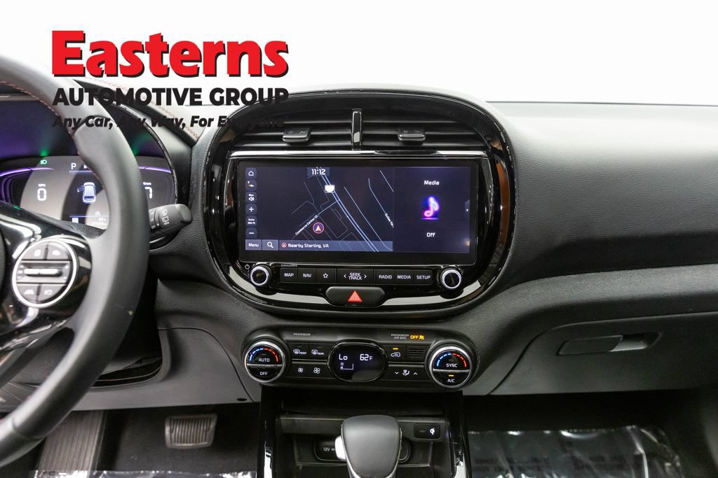 Used 2023 Kia Soul GT-Line FWD image 12