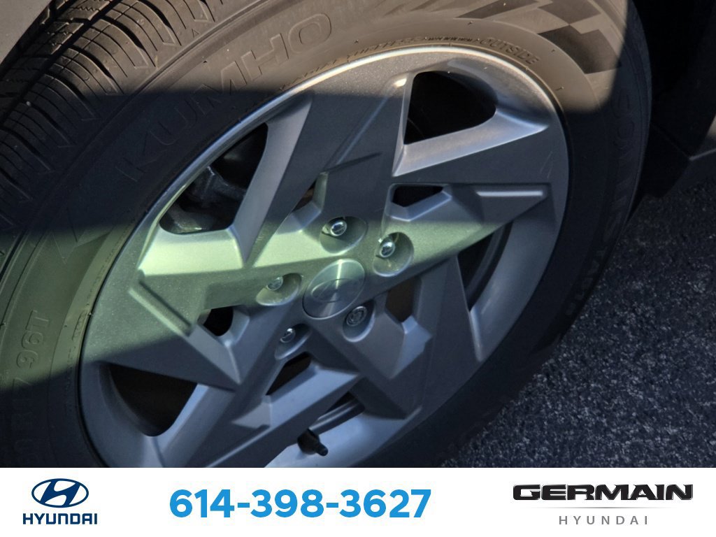 Used 2024 Hyundai Kona SE FWD image 12