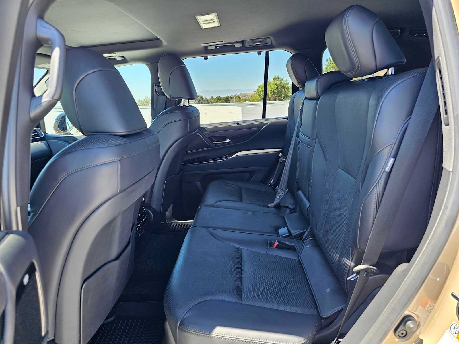 Certified 2025 Lexus LX 700h Overtrail AWD/4WD image 17