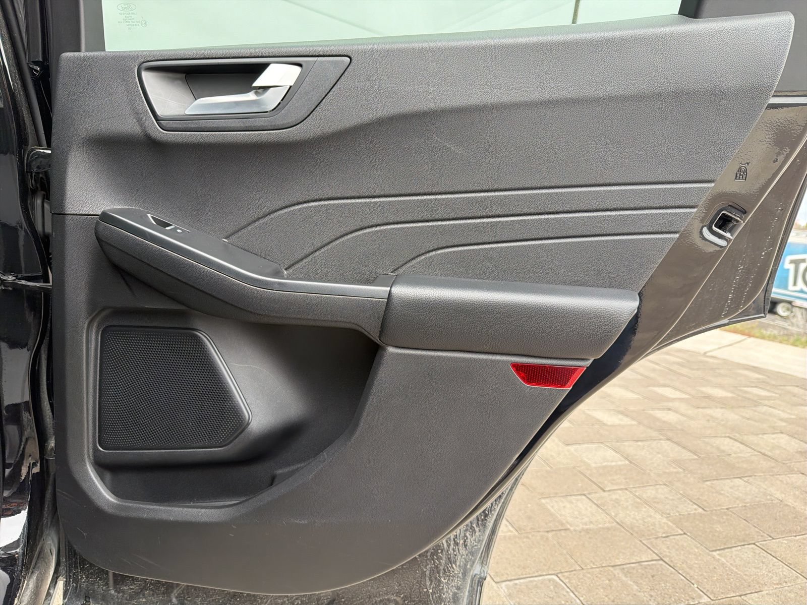 Used 2025 Ford Escape Platinum AWD/4WD image 24