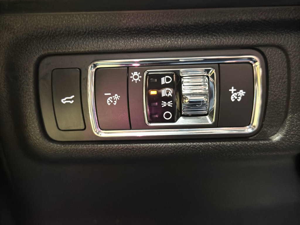 Used 2022 Lincoln Corsair Reserve w/ Equipment Group 201A image 32