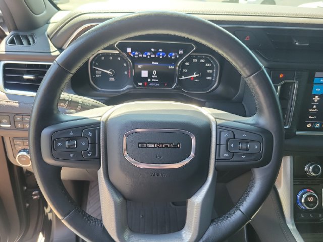 Used 2021 GMC Yukon XL Denali w/ Denali Premium Package AWD/4WD image 19