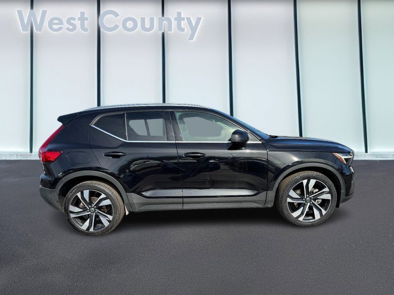 Certified 2023 Volvo XC40 B5 Ultimate w/ Protection Package Premier image 2