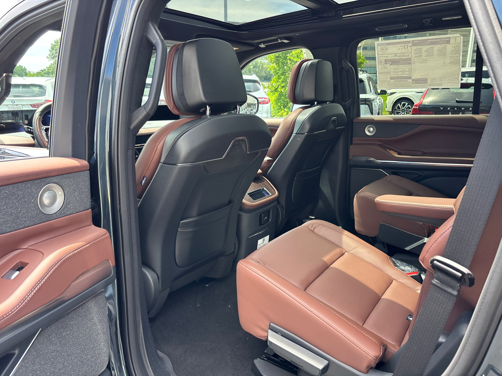 New 2026 Lincoln Navigator Reserve AWD/4WD image 27