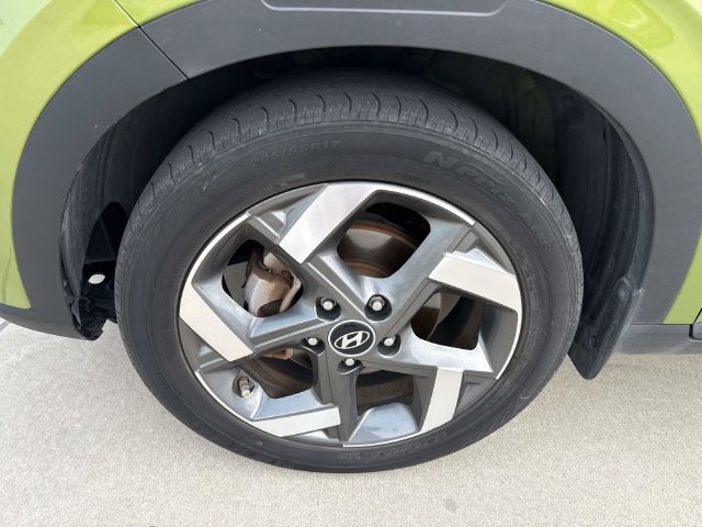 Used 2022 Hyundai Venue SEL FWD image 5