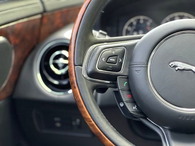 Used 2017 Jaguar XJ L Portfolio AWD/4WD image 35