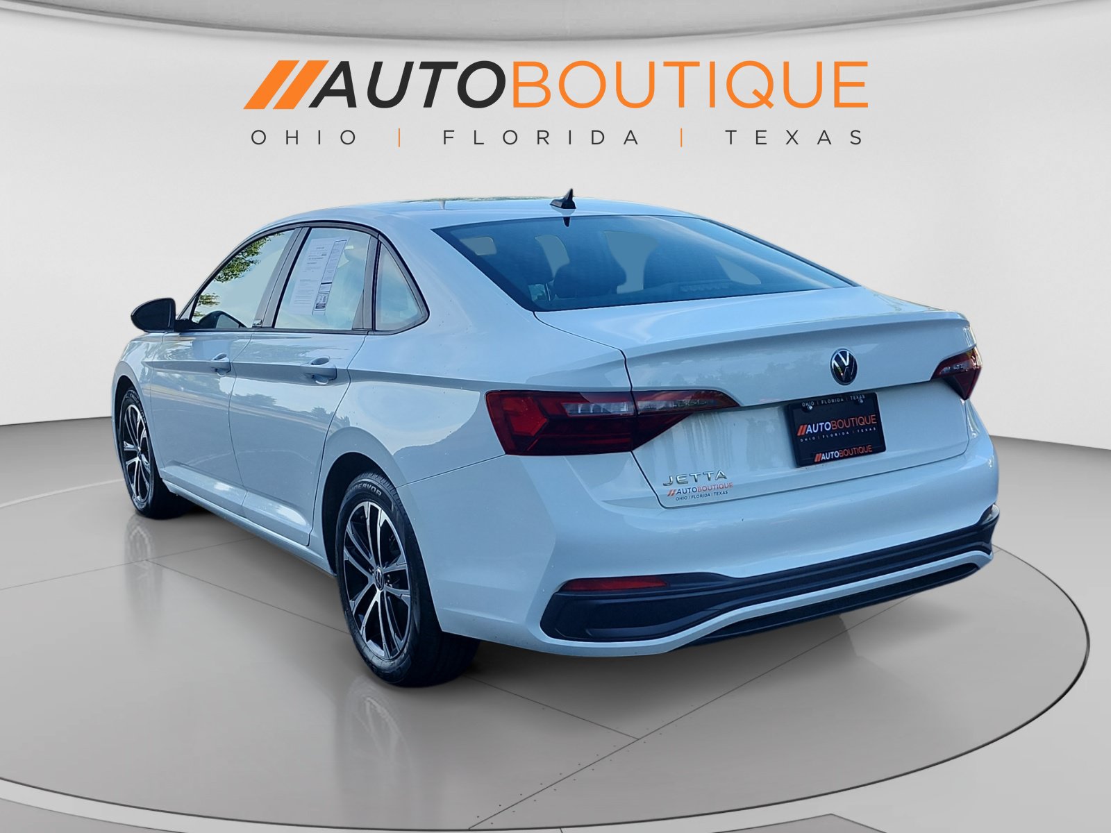 Used 2024 Volkswagen Jetta Sport FWD image 3
