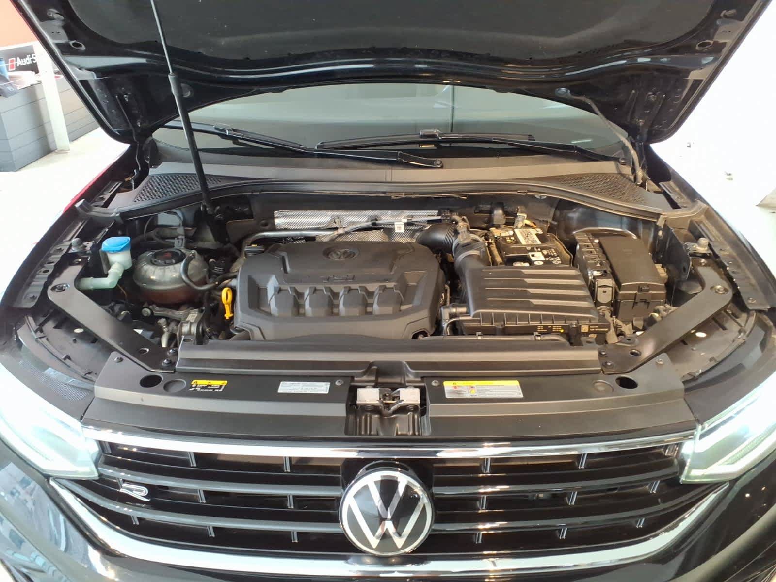Used 2023 Volkswagen Tiguan SE R-Line AWD/4WD image 28