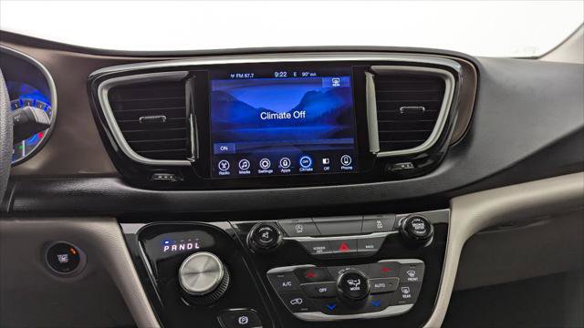 Used 2017 Chrysler Pacifica Touring Plus w/ Tire & Wheel Group image 28