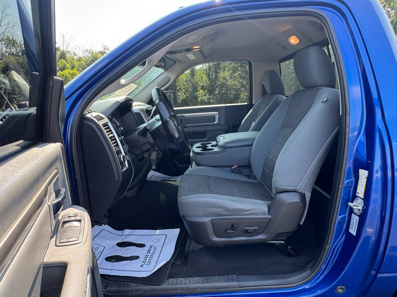 Used 2017 RAM 2500 SLT w/ Popular Equipment Group AWD/4WD image 11